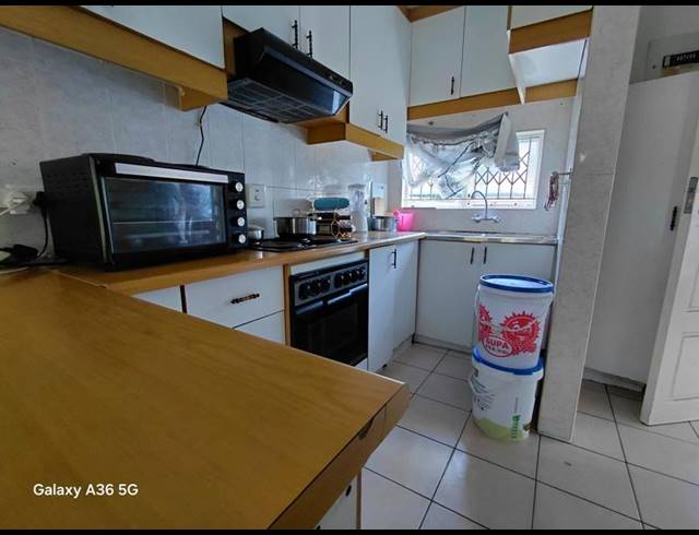 2 BEDROOM APARTMENT FOR SALE IN OVERPORT